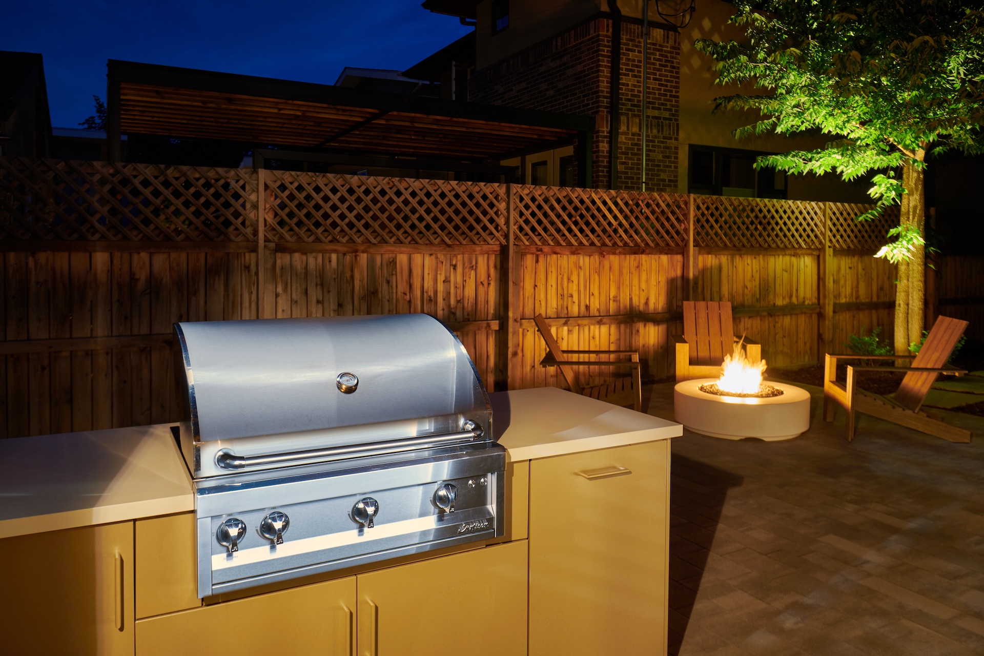 outdoor kitchen